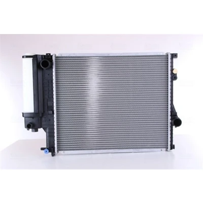 Imagem de NISSENS 60607A Radiador, arrefecimento do motor Alumínio 520 439 32 Aletas de refrigeração soldadas BMW: 5 Sedan, Touring