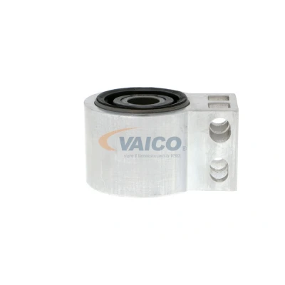 Imagem de VAICO V40 1065 Casquilho de Braço Suspensão com parafuso EXPERT KITS + Eixo dianteiro, ambos os lados 65,4mm Borracha OPEL: Astra H Caravan