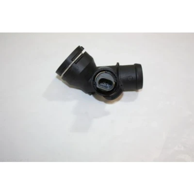 Imagem de AUTOMEGA 160058910 Flange Radiador, em baixo com sensor VOLKSWAGEN: Passat B6 Sedan, Jetta 3, Touran I, SEAT: Leon II Hatchback, Altea, Altea XL