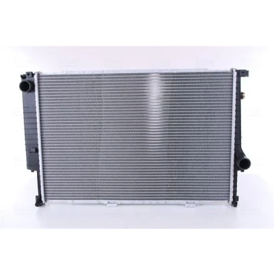 Imagem de NISSENS 60747A Radiador, arrefecimento do motor Alumínio 650 439 40 Aletas de refrigeração soldadas BMW: 5 Sedan, Touring