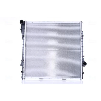 Imagem de NISSENS 60788A Radiador, arrefecimento do motor Alumínio 590 589 26 Aletas de refrigeração soldadas BMW: X5