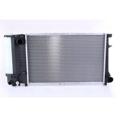 Imagem de NISSENS 60736A Radiador, arrefecimento do motor Alumínio 520 329 32 Aletas de refrigeração soldadas BMW: 5 Sedan, Touring