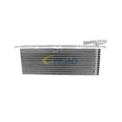 Imagem de VEMO V15 60 0004 Intercooler VOLKSWAGEN: Golf 7 Variant, Polo V Hatchback, Scirocco III, SKODA: Octavia 3 Combi, Fabia III Carrinha