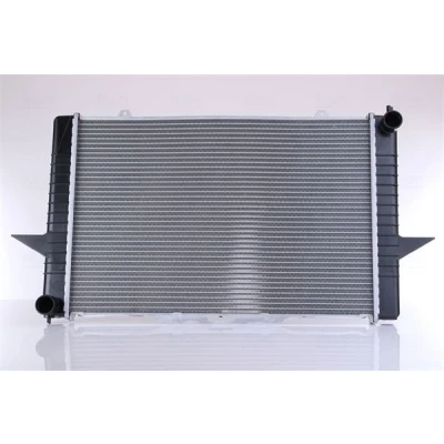 Imagem de NISSENS 65546A Radiador, arrefecimento do motor Alumínio 590 388 40 Aletas de refrigeração soldadas VOLVO: V70 I, XC70 I Cross Country