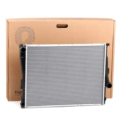 Imagem de NISSENS 60782A Radiador, arrefecimento do motor Alumínio 582 449 32 Aletas de refrigeração soldadas BMW: 3 Sedan, Touring, Compact endado, norauto
