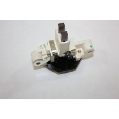 Imagem de AUTOMEGA 150027110 Regulador do Alternador 12V VOLKSWAGEN: Golf 4, Caddy 2 Kastenwagen, 2, FORD: Galaxy Mk1 MPV, FIESTA SEAT: Ibiza Inca